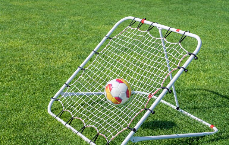 Klappbares Fußballtor Für Kinder – 115x80 Cm – Mit Ball, Luftpumpe & Tragetasche – Ideal Für Garten, Park & Indoor